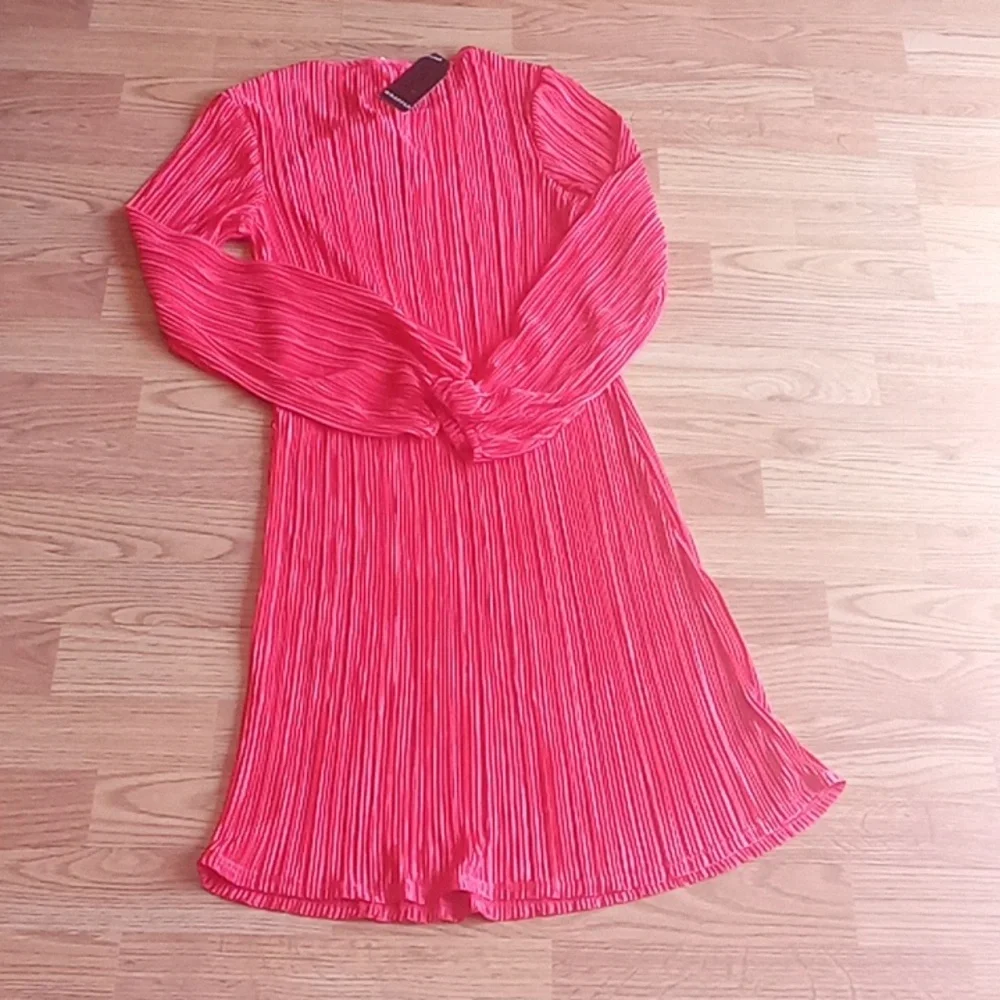 NWT ladies red dress by Wrapper.sz S. M - Picture 7 of 8
